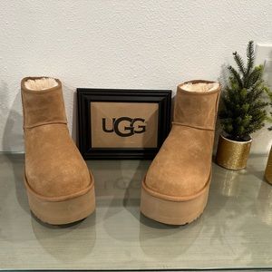 New: UGG Women’s Classic Mini Platform Size: 11